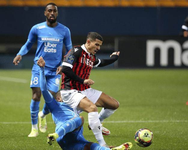 法甲:雷恩 VS 里昂,榜首劲旅能否客场奏凯?