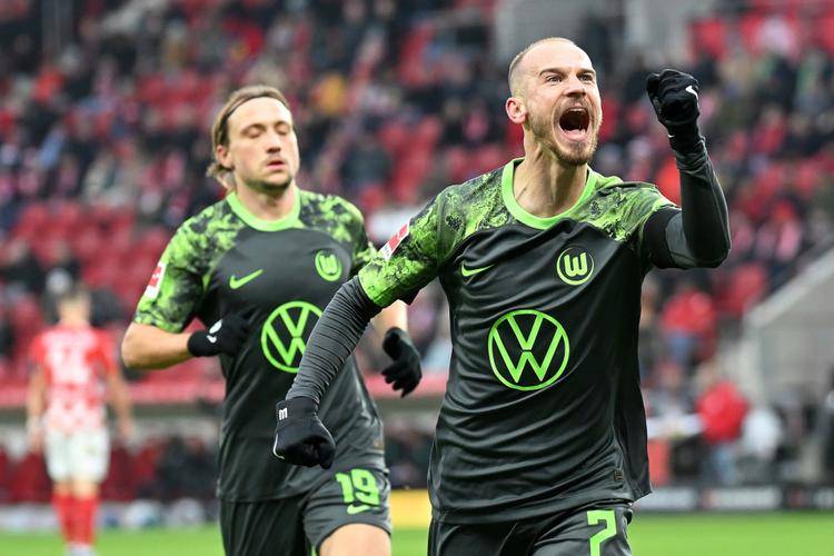 德甲争冠焦点战!多特蒙德主场迎战沃夫斯堡,黄黑军团能否巩固争冠席位?