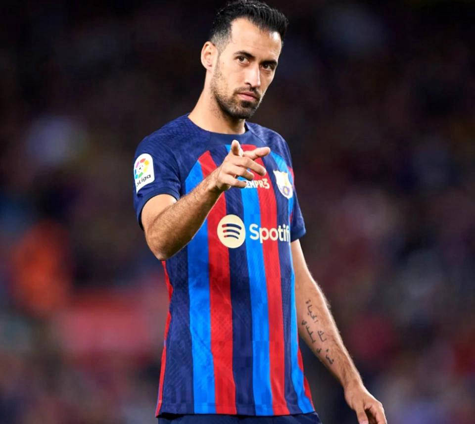 布斯克茨宣布退役,足坛再无“影帝”!梅西感慨失去得力搭档