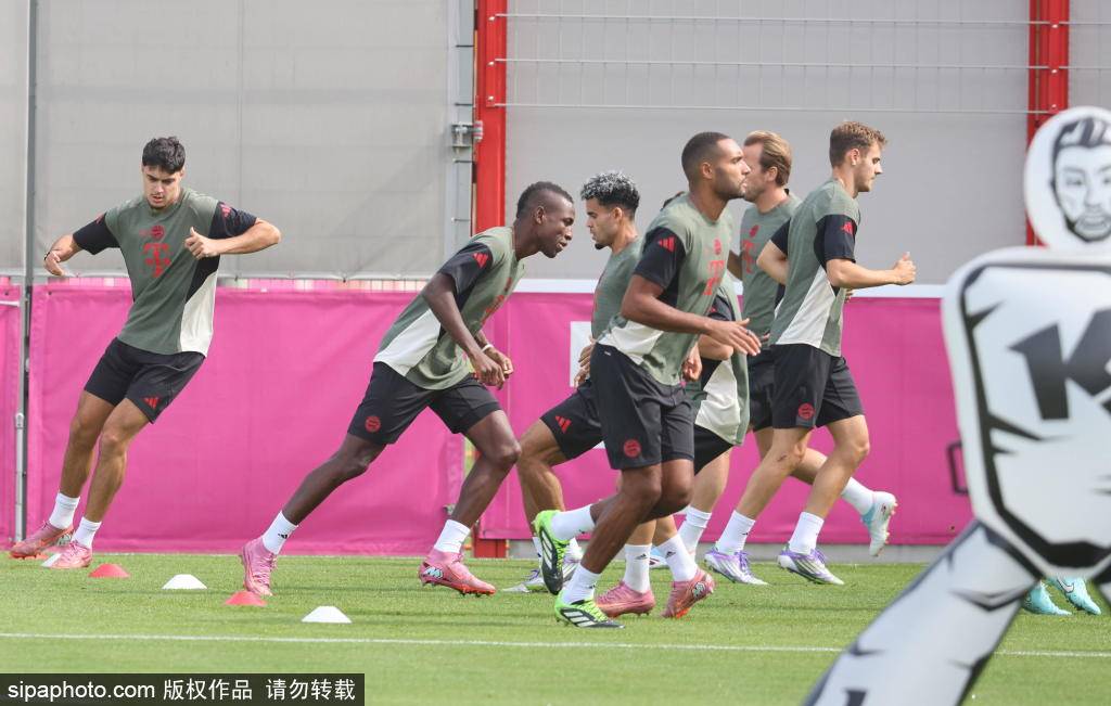 强援!迪亚斯本赛季场均评分8.17,五大联赛仅次于凯恩、姆巴佩