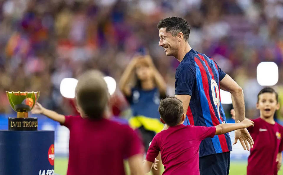 莱万可能离队,梅西欧冠历史第二进球位置或将稳固