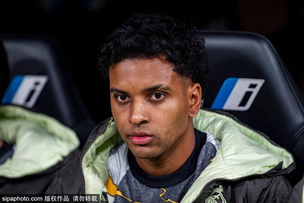 意甲新星确定回归皇马！身价6500万的他，怎解伯纳乌中场冗余问题